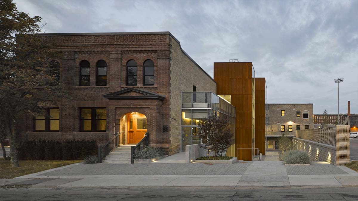 Store in 2025 Pacific Ave Venice Store in 2025 Pacific Ave Venice